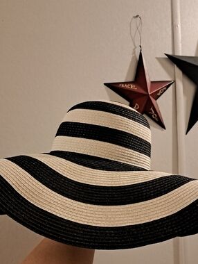 Target Black and Cream Wide Brim Sun Hat